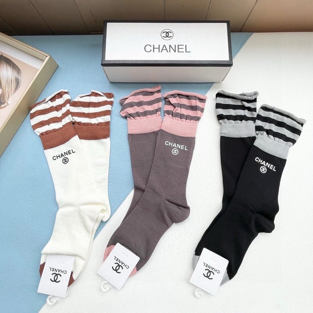 CHANEL CREW SOCKS 425566 ( 1 BOX )